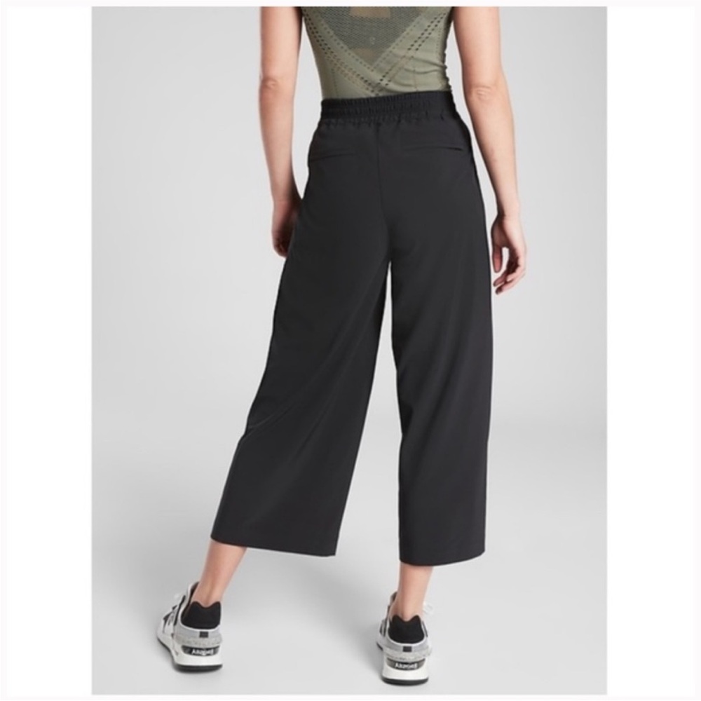 Athletes Brooklyn Wide Leg Crop Pant size 2